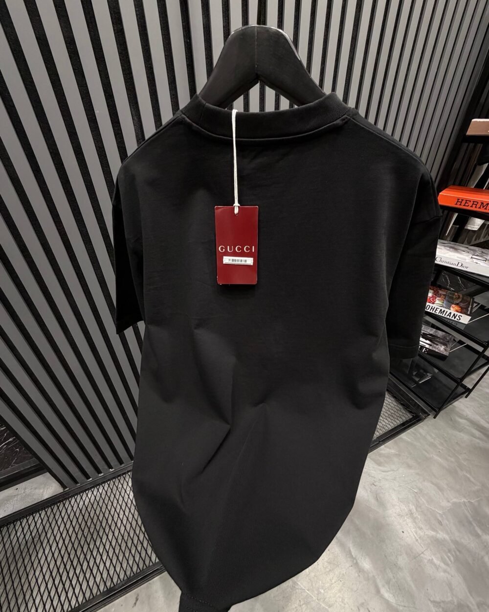 gucci-embossed-t-shirt-black
