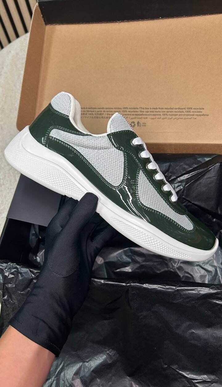 prada-cups-groen