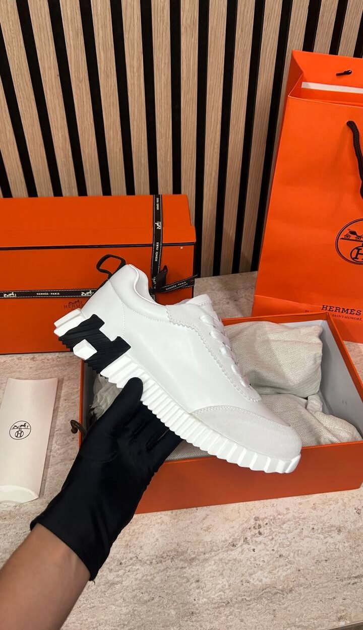 hermes-bouncing-white-2