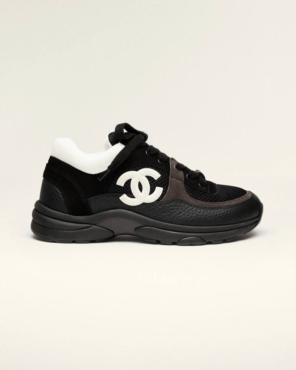 chanel-sneakers-zwart-wit