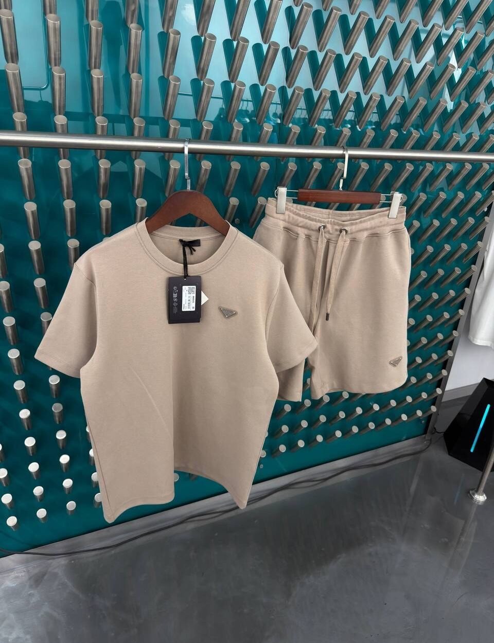 prada-zomer-set-beige