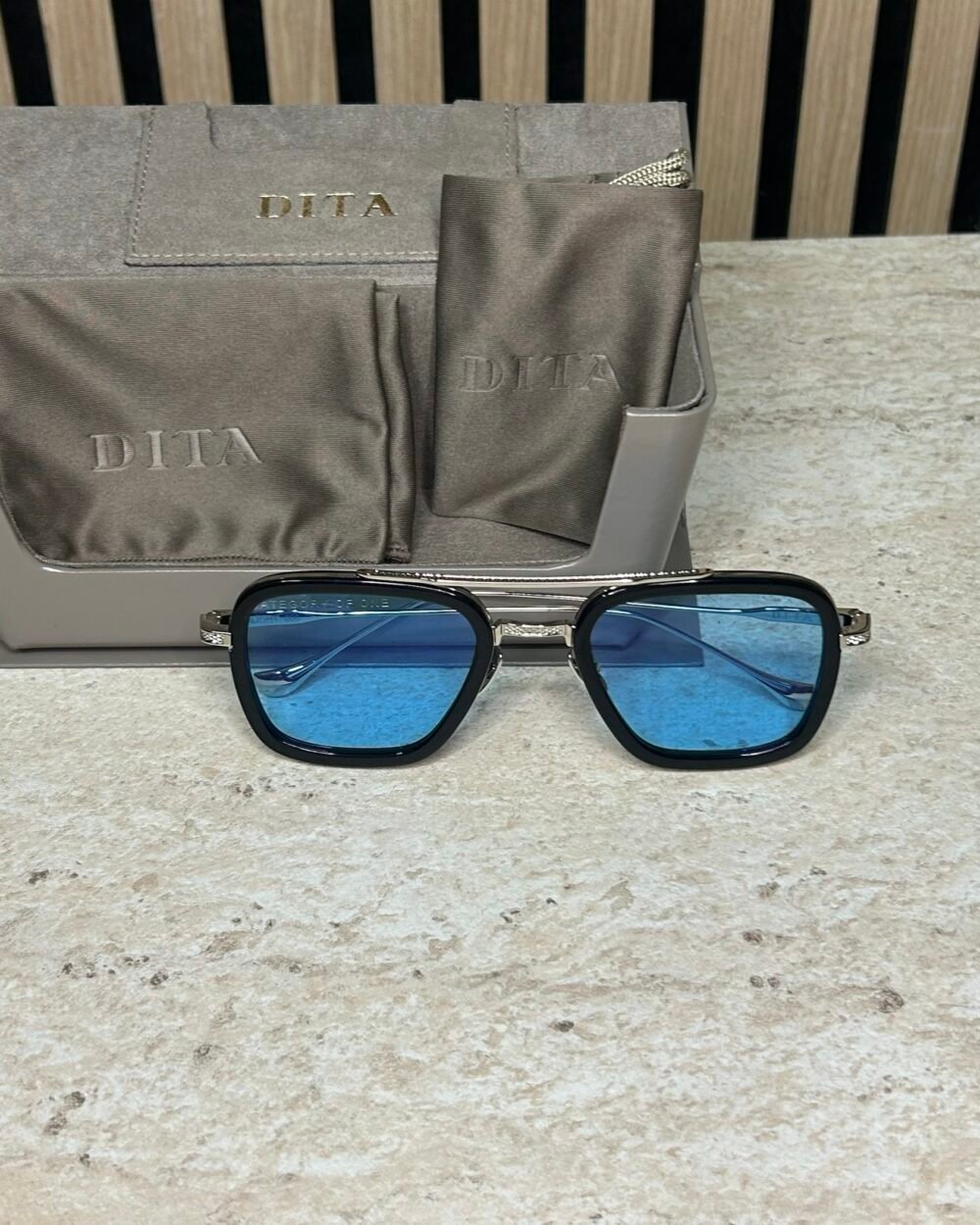 dita-flight-006-blue-glasses