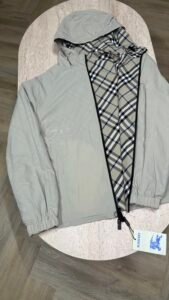 Burberry
Check-pattern reversible jacket